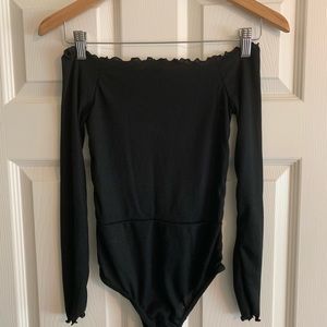 PrettyLittleThing black off the shoulder bodysuit
